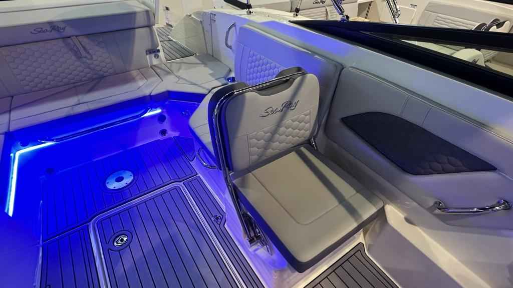 Motorboot Sea Ray Sunsport (SSE) 230 (Lagerboot)