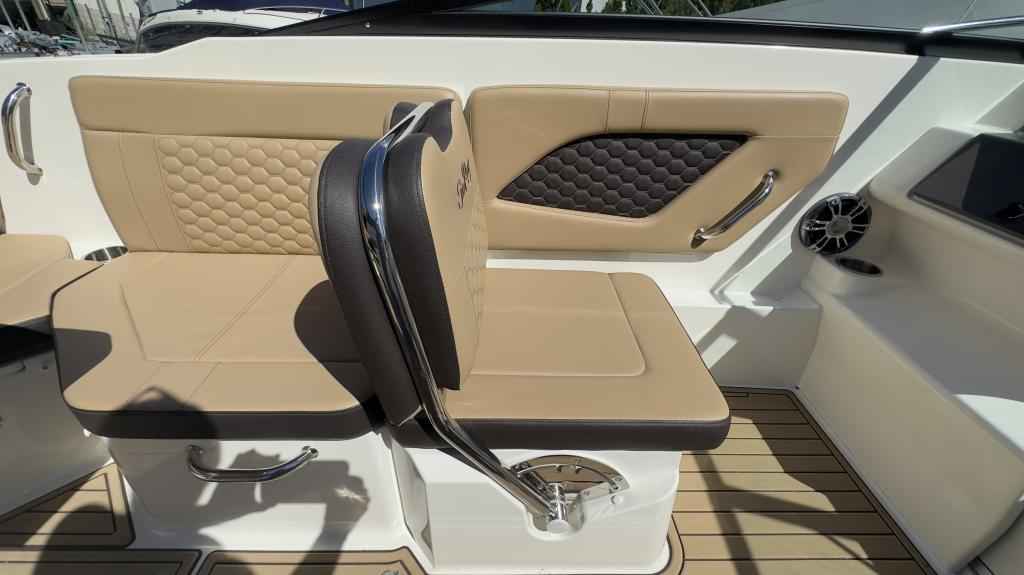 Motorboot Sea Ray Sunsport (SSE) 230 & Trailer (1. Hand)