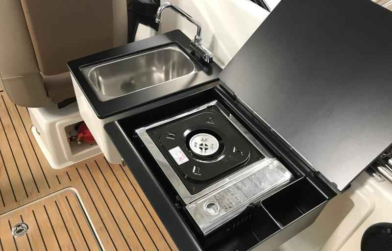 Motorboot Quicksilver Activ 675 Cruiser / F150 BSO2 & Trailer (Neu auf Bestellung)