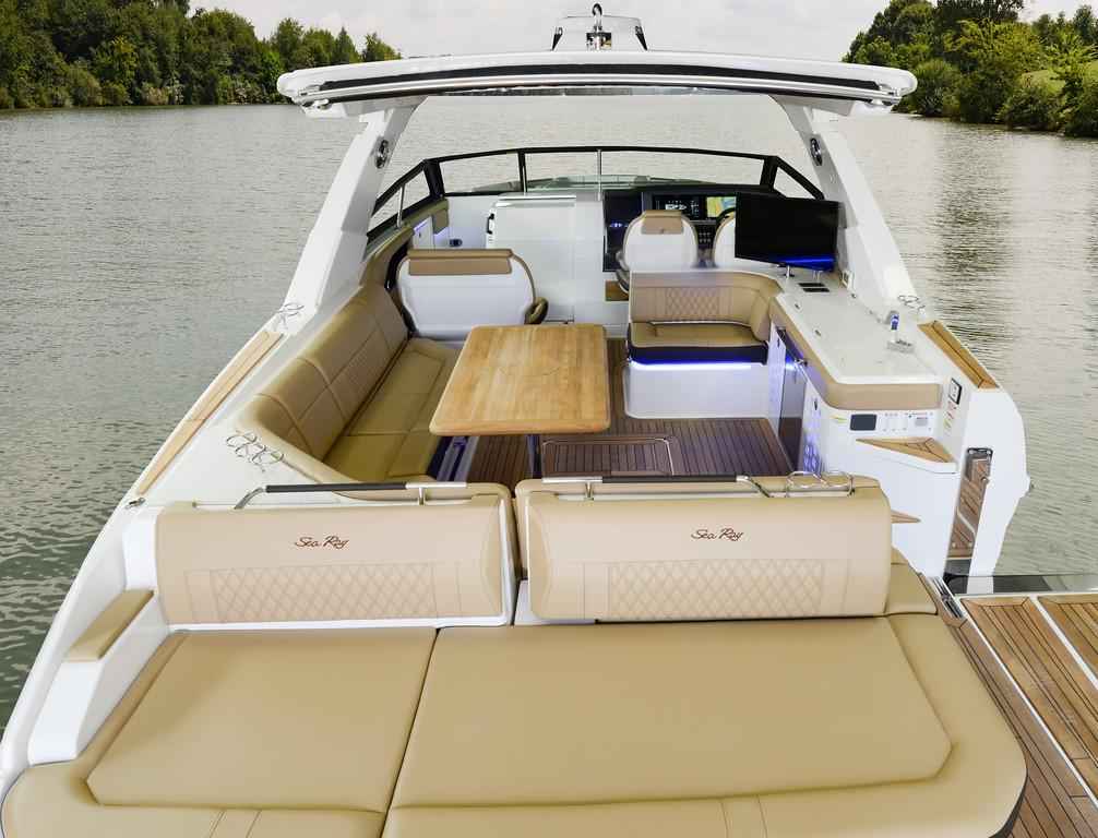 Motorboot Sea Ray SLX 400 ENTERTAINER (NEU auf Bestellung)