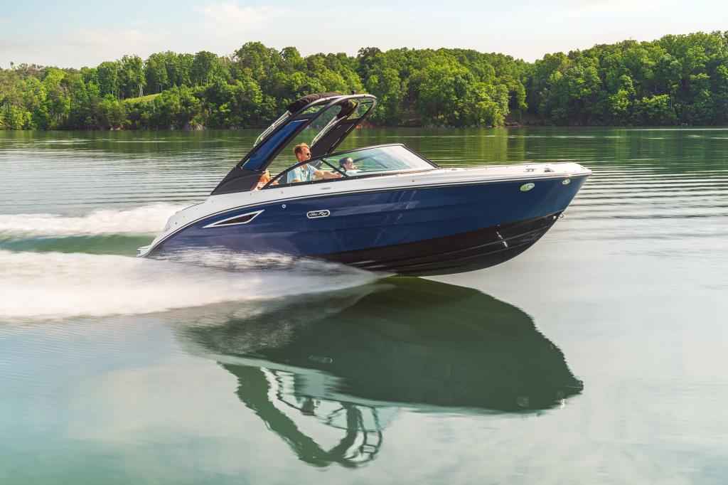 Motorboot Sea Ray SDX230E & Trailer mit LIEGEPLATZ (auf Bestellung)