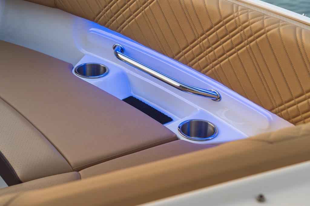 Motorboot Sea Ray SDX230E & Trailer mit LIEGEPLATZ (NEU auf Bestellung)
