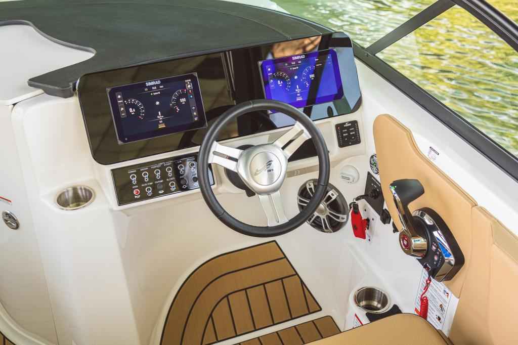 Motorboot Sea Ray SDX230E & Trailer mit LIEGEPLATZ (NEU auf Bestellung)