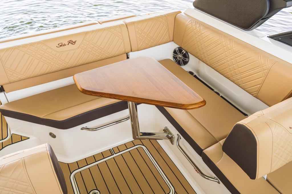 Motorboot Sea Ray SDX230E & Trailer mit LIEGEPLATZ (NEU auf Bestellung)