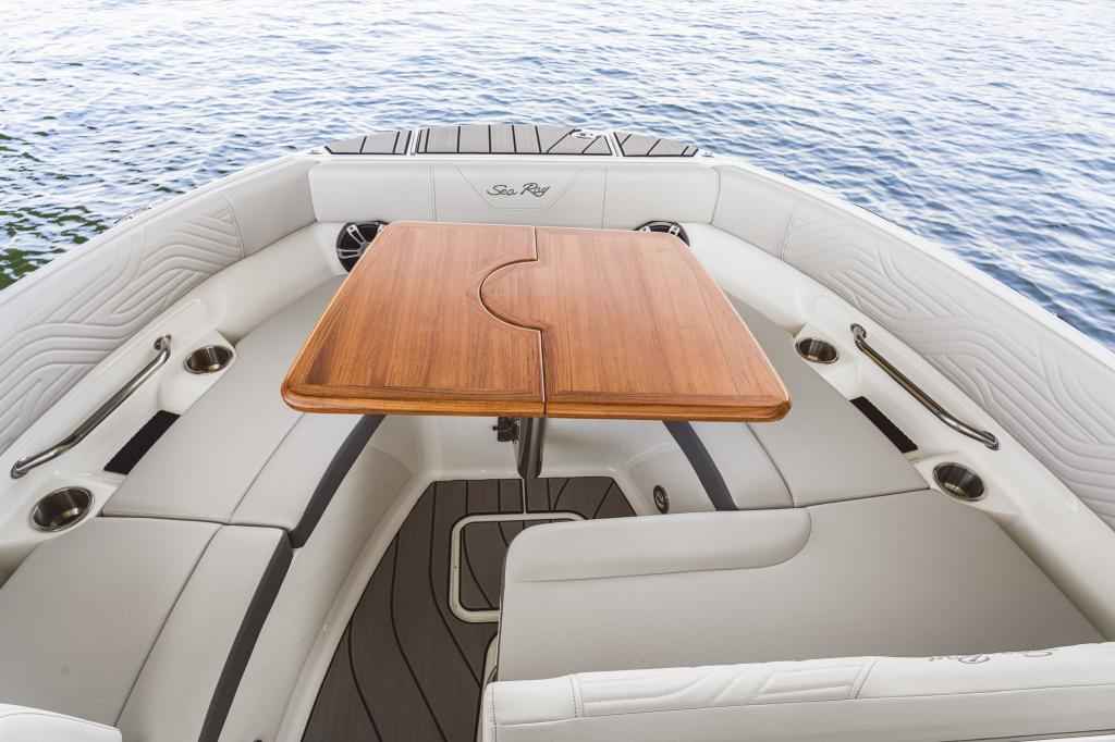 Motorboot Sea Ray SDX230E SURF & Trailer mit LIEGEPLATZ (NEU auf Bestellung)