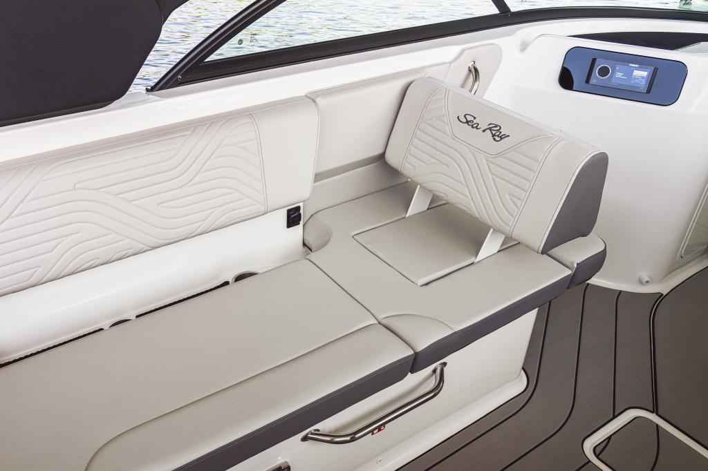 Motorboot Sea Ray SDX230E SURF & Trailer mit LIEGEPLATZ (NEU auf Bestellung)