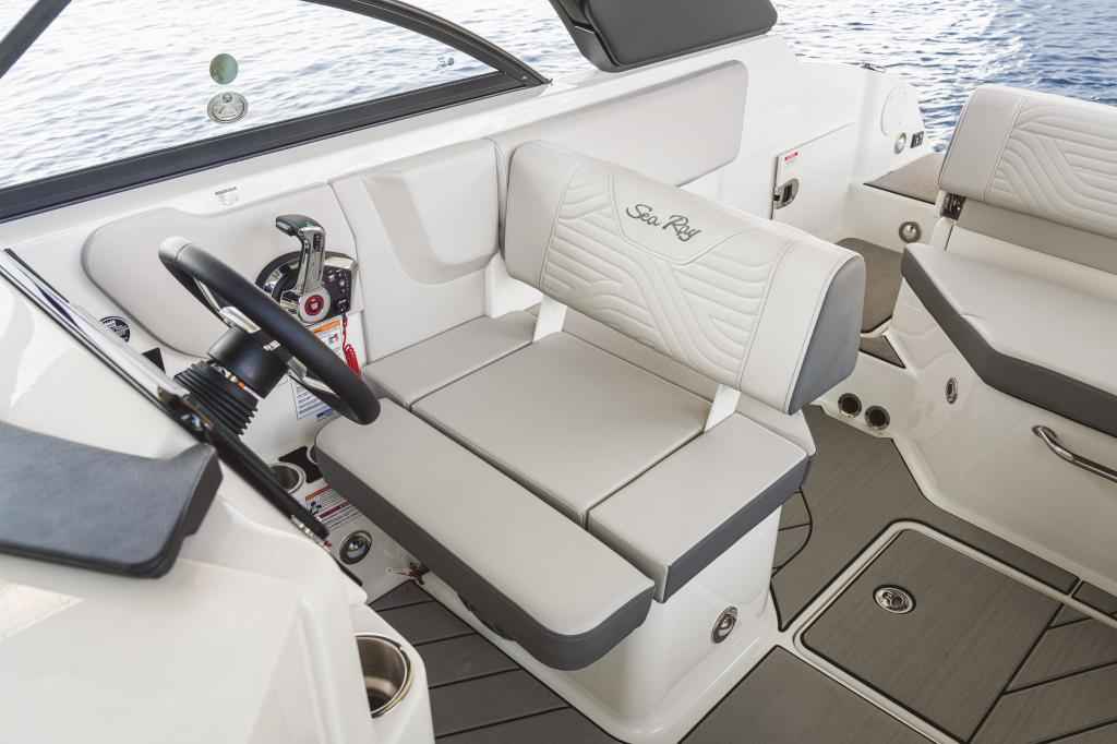 Motorboot Sea Ray SDX230E SURF & Trailer mit LIEGEPLATZ (NEU auf Bestellung)