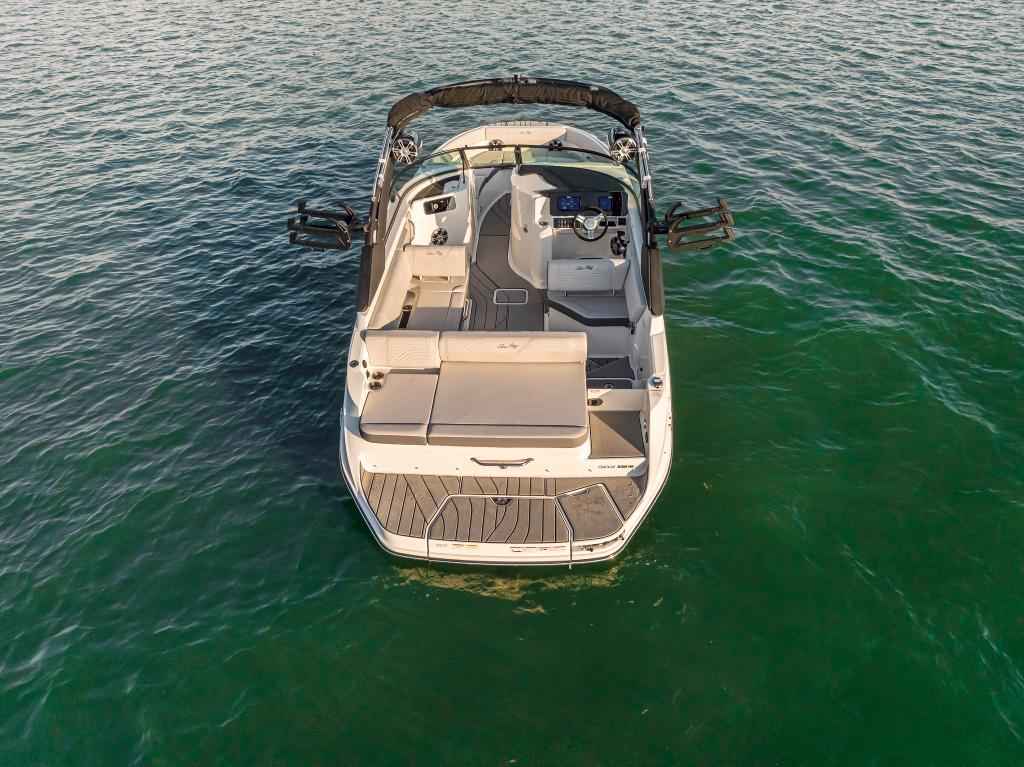 Motorboot Sea Ray SDX230E SURF & Trailer mit LIEGEPLATZ (NEU auf Bestellung)