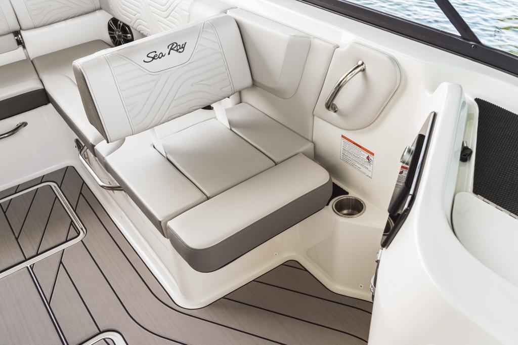 Motorboot Sea Ray SDX230E SURF & Trailer mit LIEGEPLATZ (NEU auf Bestellung)
