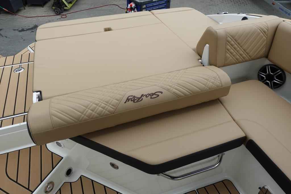 Motorboot Sea Ray SDX250E & Trailer mit LIEGEPLATZ (Lagerboot)