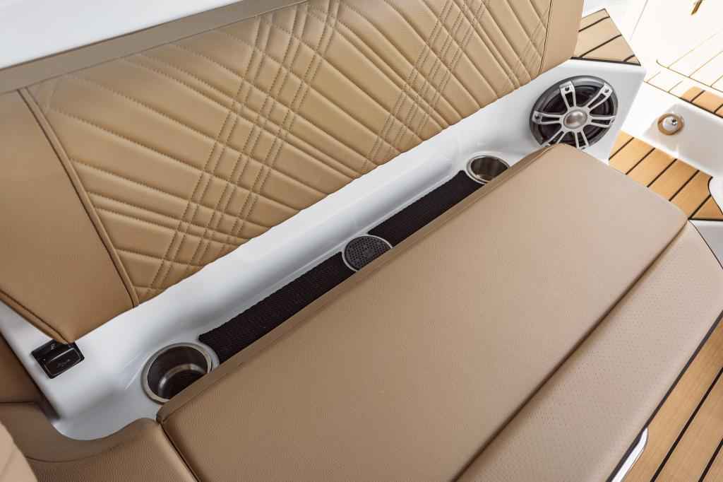 Motorboot Sea Ray SDX270E & Trailer mit LIEGEPLATZ (NEU auf Bestellung)