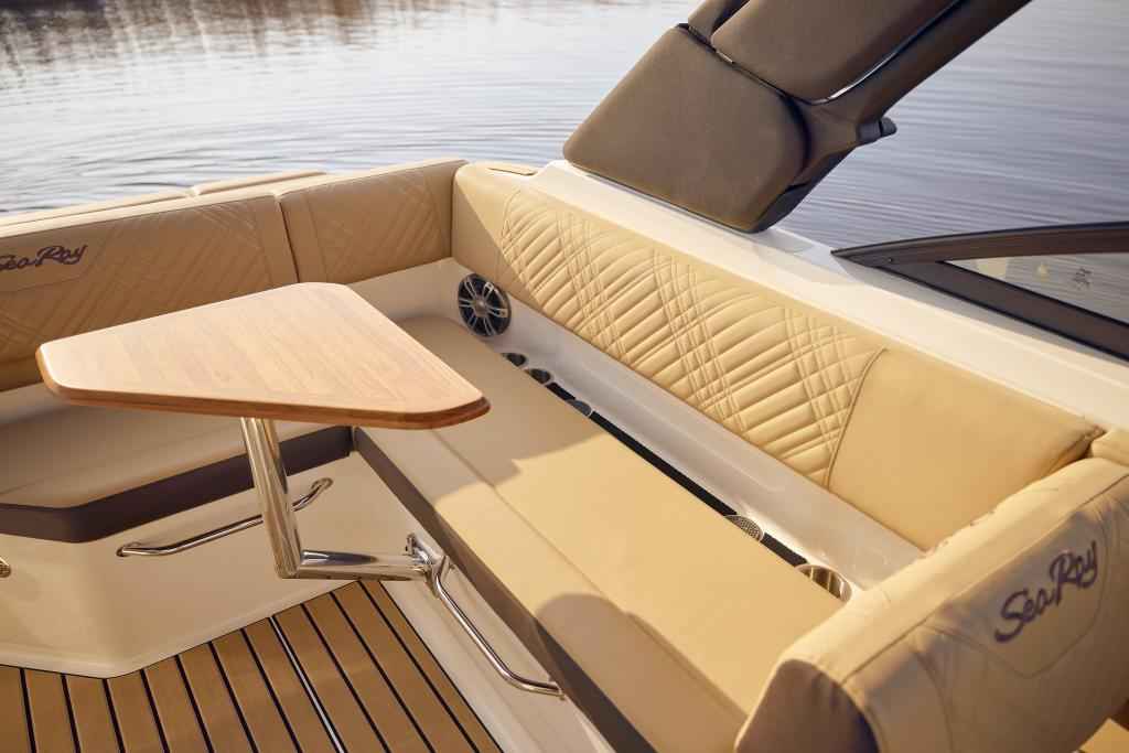 Motorboot Sea Ray SDX270E & Trailer mit LIEGEPLATZ (NEU auf Bestellung)