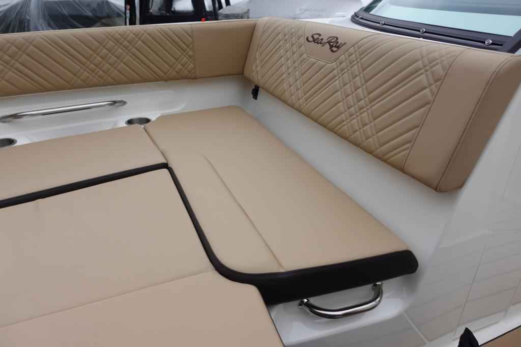 Motorboot Sea Ray SDX 270 SURF EU & Trailer mit LIEGEPLATZ (Vorführboot)
