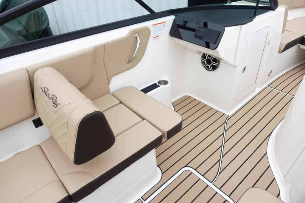 Motorboot Sea Ray SDX 270 SURF EU & Trailer mit LIEGEPLATZ (Vorführboot)