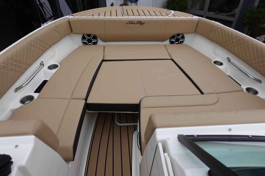 Motorboot Sea Ray SDX 270 SURF EU & Trailer mit LIEGEPLATZ (Vorführboot)