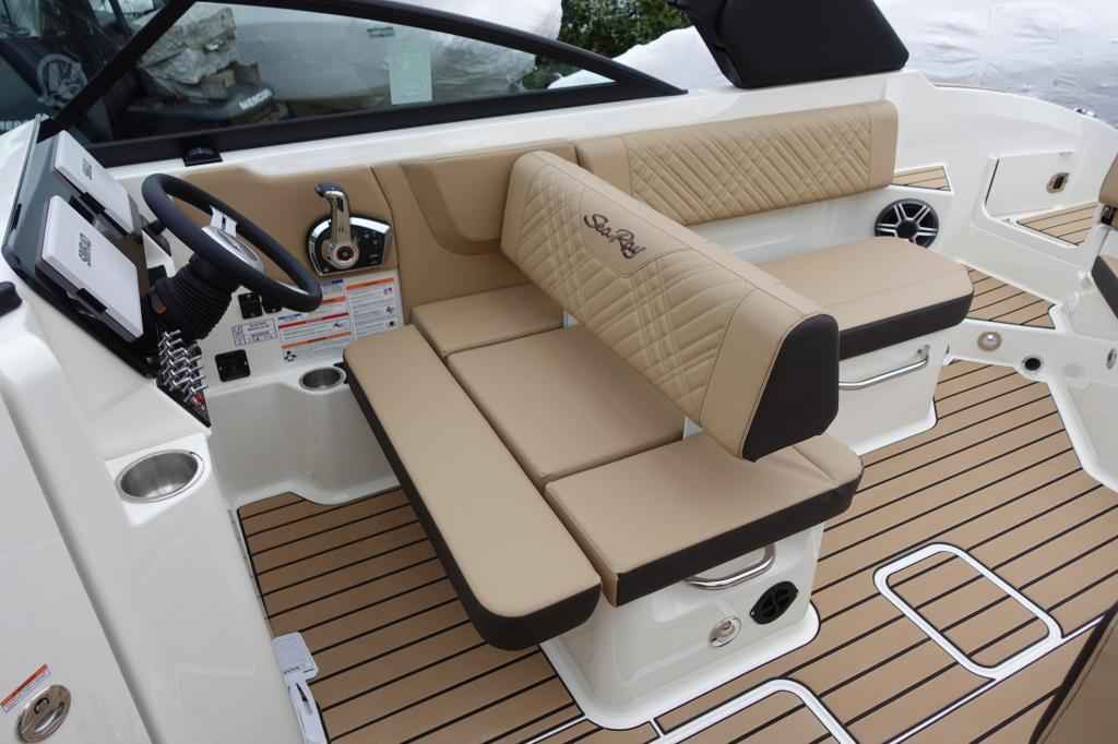 Motorboot Sea Ray SDX 270 SURF EU & Trailer mit LIEGEPLATZ (Vorführboot)