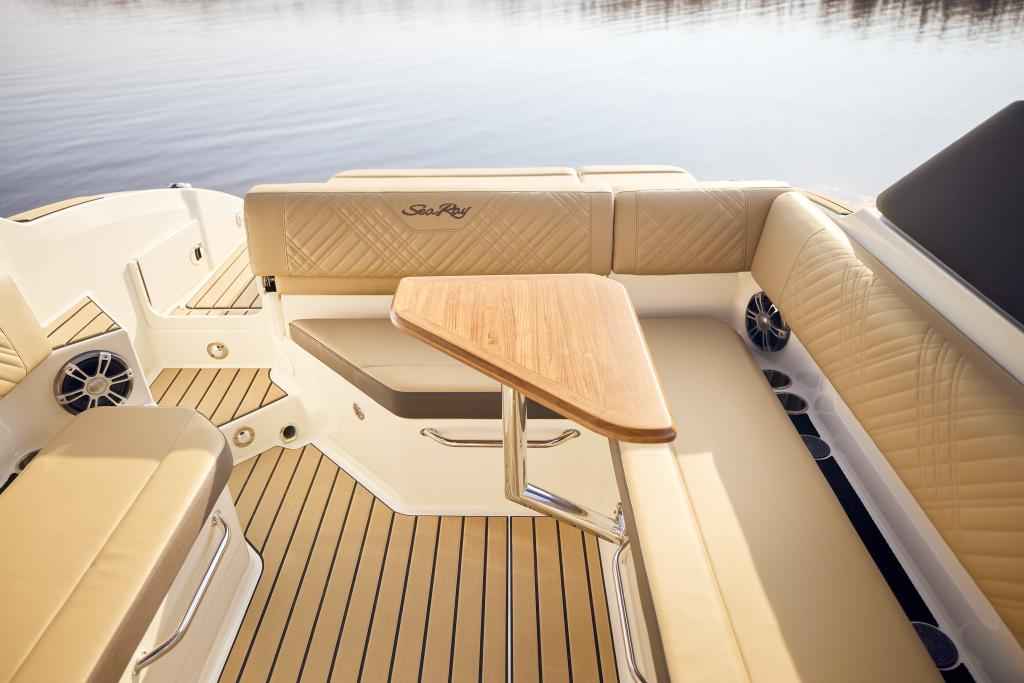 Motorboot Sea Ray SDX 270 SURF EU & Trailer mit LIEGEPLATZ (Vorführboot)