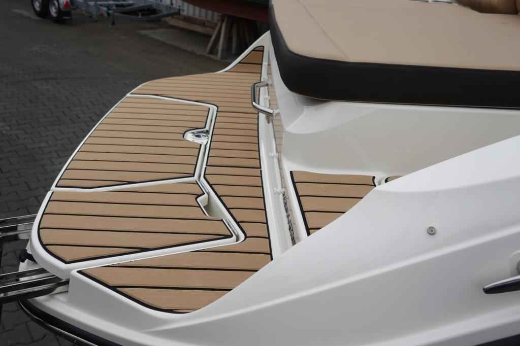 Motorboot Sea Ray SDX 270 SURF EU & Trailer mit LIEGEPLATZ (Vorführboot)