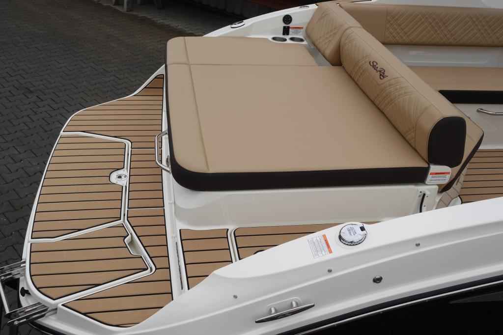 Motorboot Sea Ray SDX 270 SURF EU & Trailer mit LIEGEPLATZ (Vorführboot)