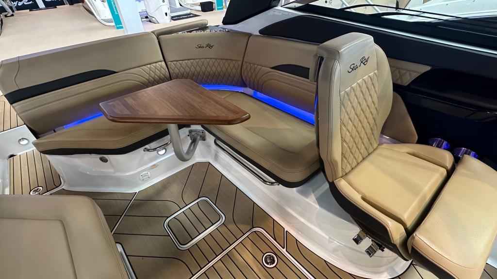 Motorboot Sea Ray SLX260E & Trailer mit LIEGEPLATZ (NEU auf Bestellung)