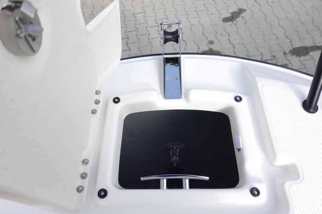 Motorboot Quicksilver Activ 555 Open & Trailer (auf Lager)
