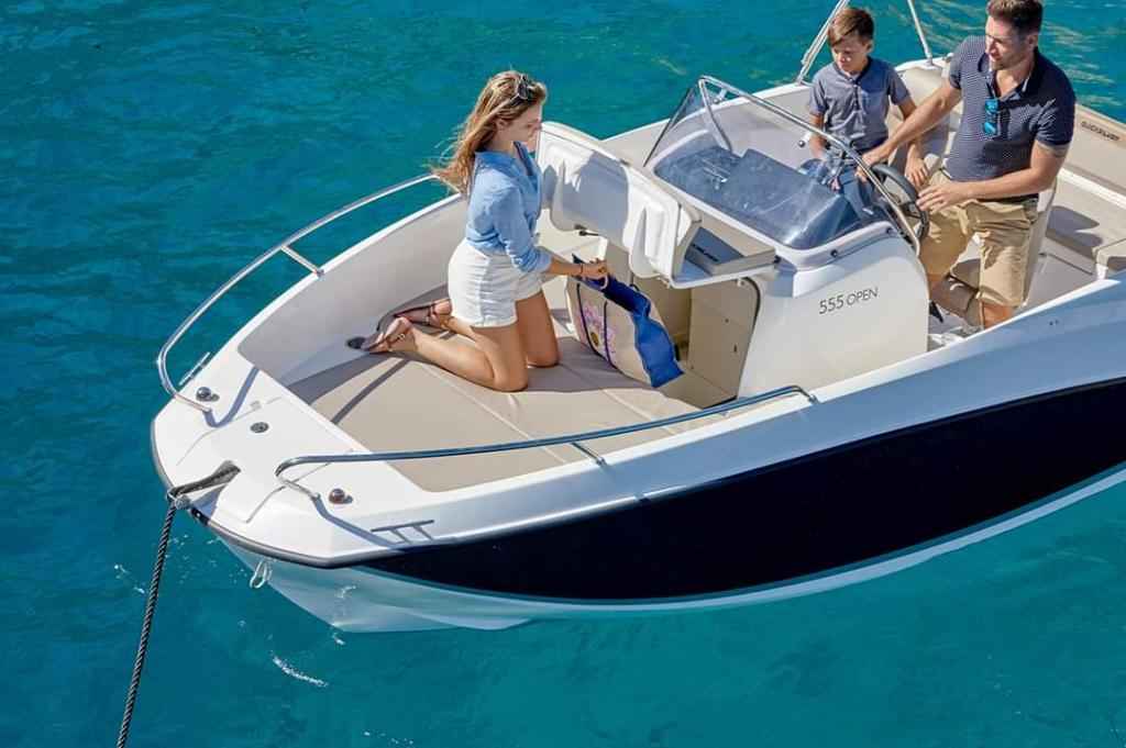 Motorboot Quicksilver Activ 555 Open & Trailer (auf Lager)
