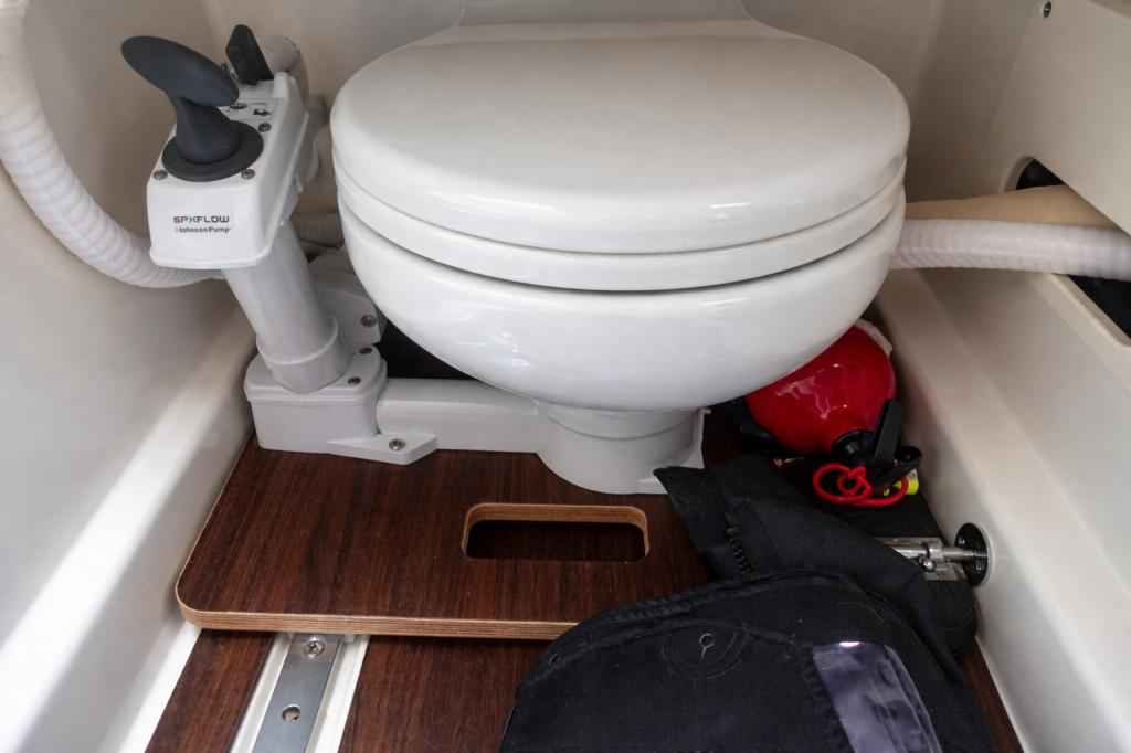 Motorboot Quicksilver Activ 675 Cruiser inkl. Trailer & Bodenseezul. (1. Hand)