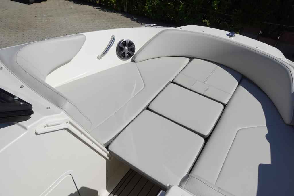 Motorboot Sea Ray SPXE 210 & Trailer (1. Hand)