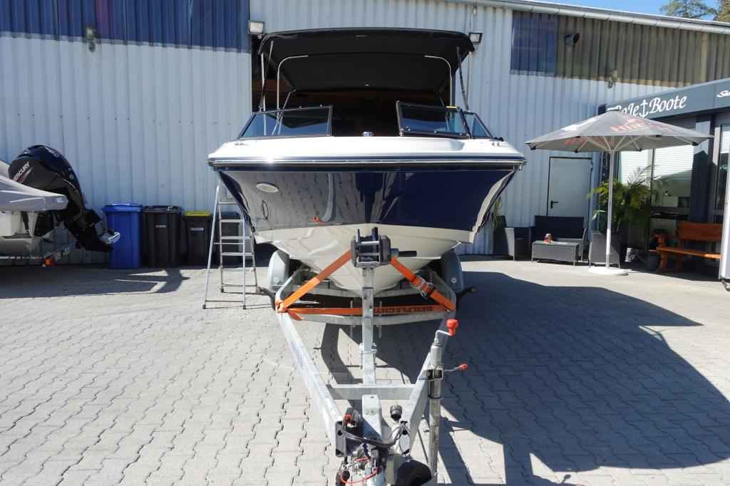 Motorboot Sea Ray SPXE 210 & Trailer (1. Hand)
