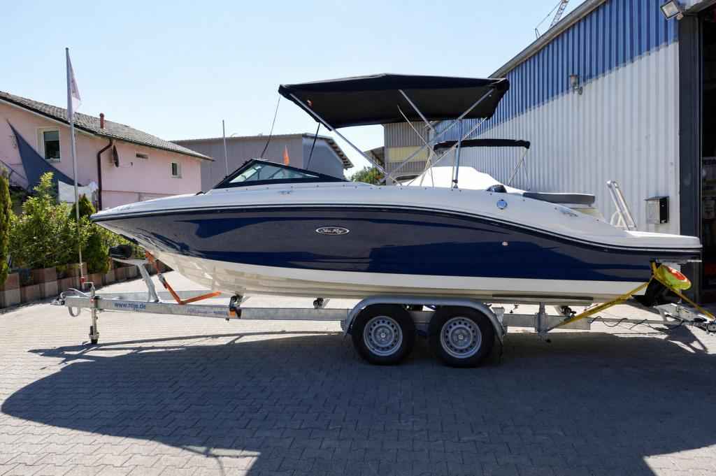 Motorboot Sea Ray SPXE 210 & Trailer (1. Hand)