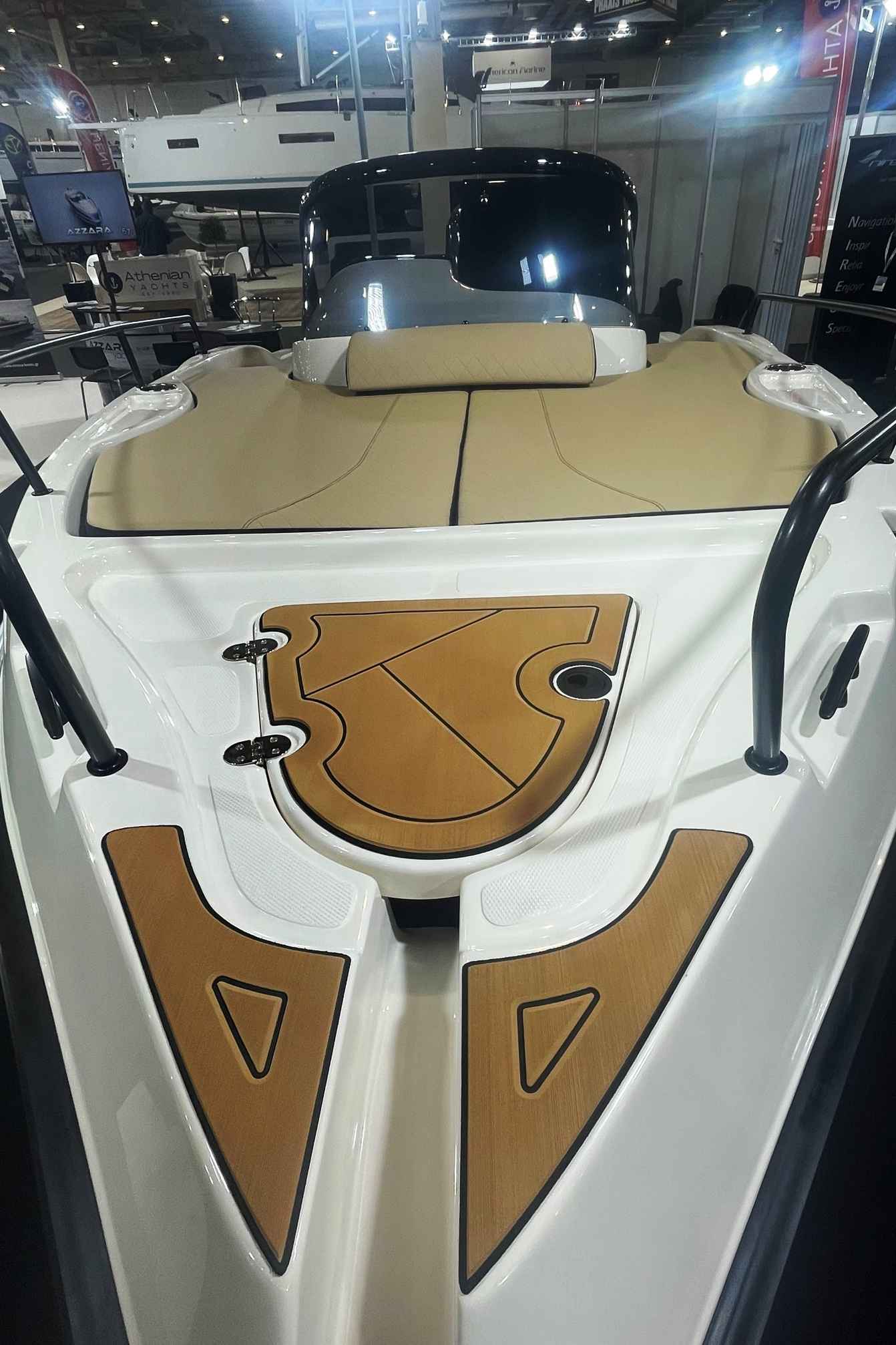 Motorboot Nireus Ω53 Elegance