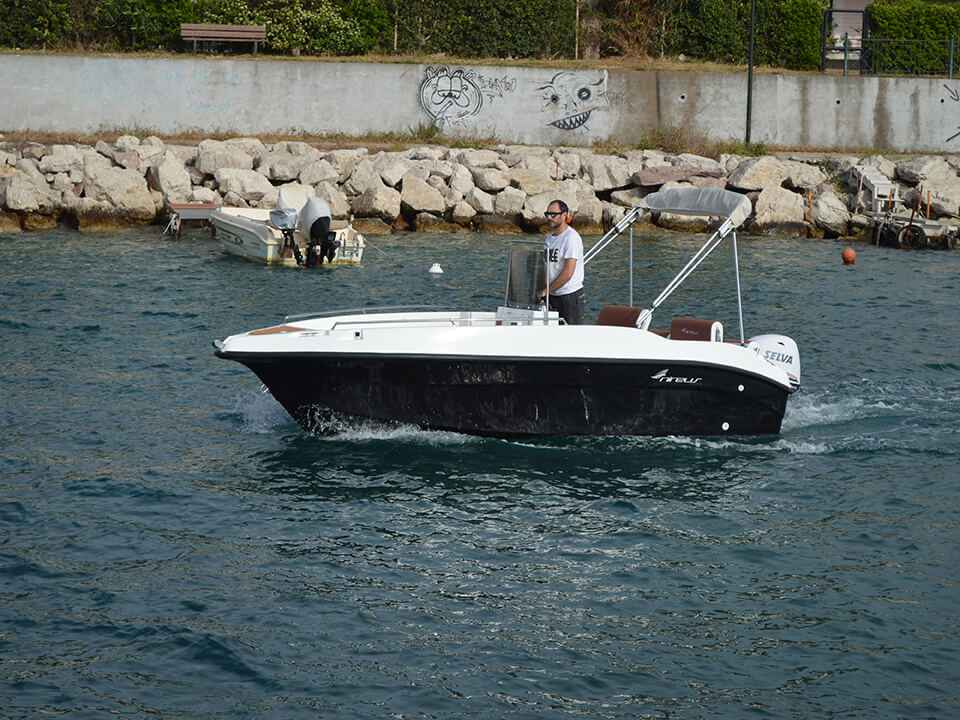 Motorboot Nireus Ω53 Pleasure