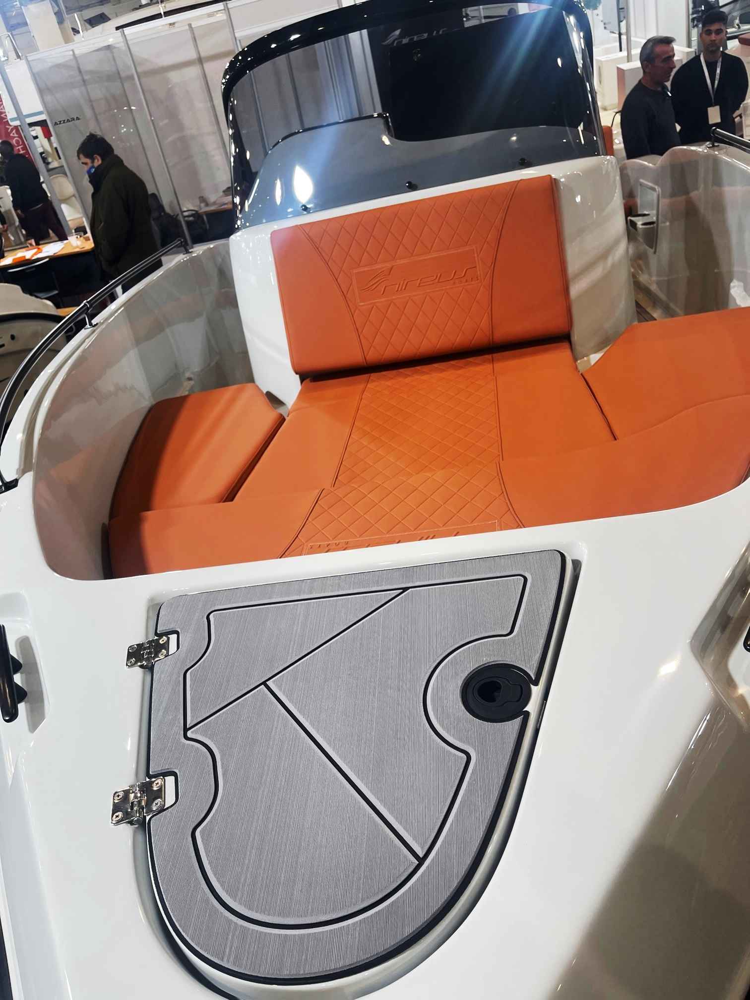 Motorboot Nireus Ω53 Escape