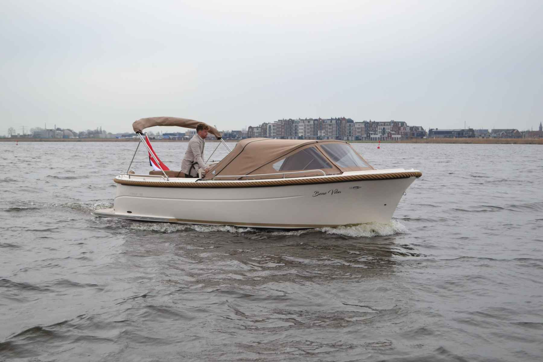 Motorboot PRIMEUR Primeur 700 Sloep