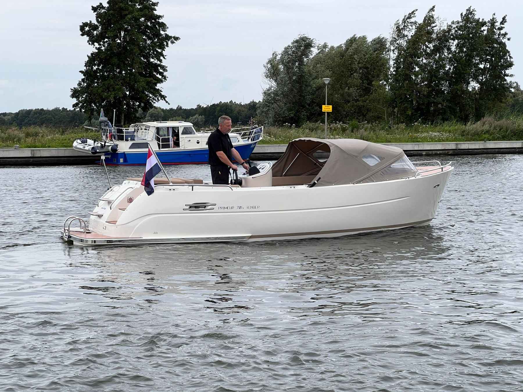Motorboot PRIMEUR Primeur 705 Tender
