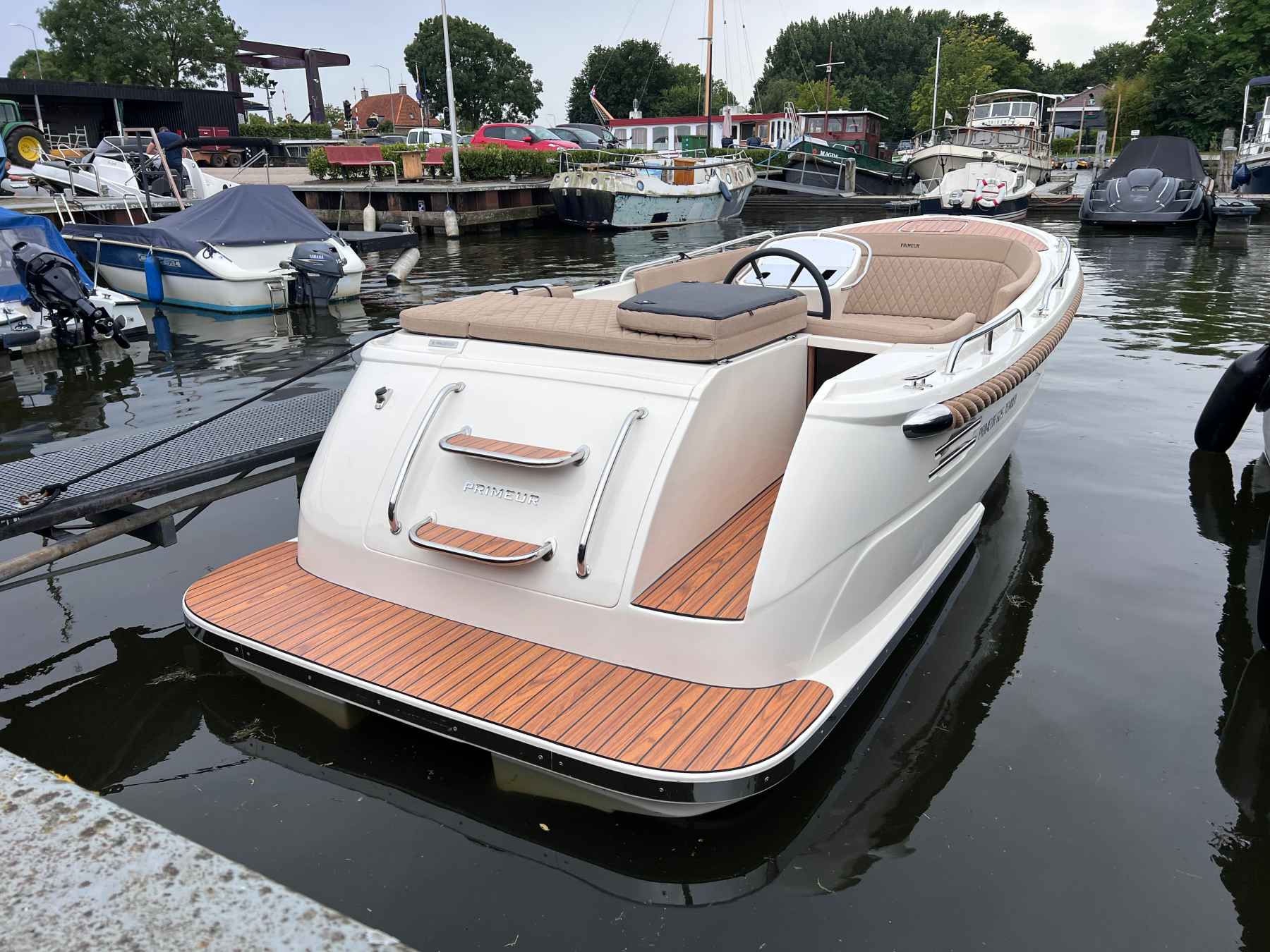 Motorboot PRIMEUR Primeur 625 Tender