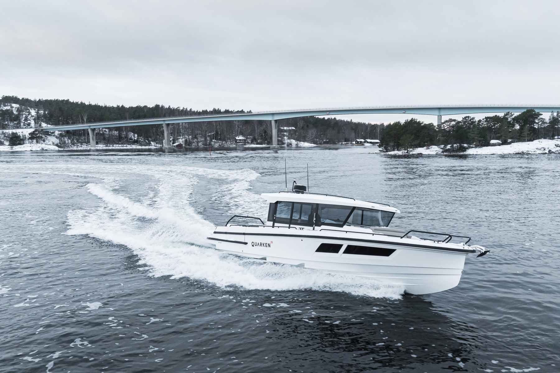 Motorboot Quarken 35 Cabin Tourer