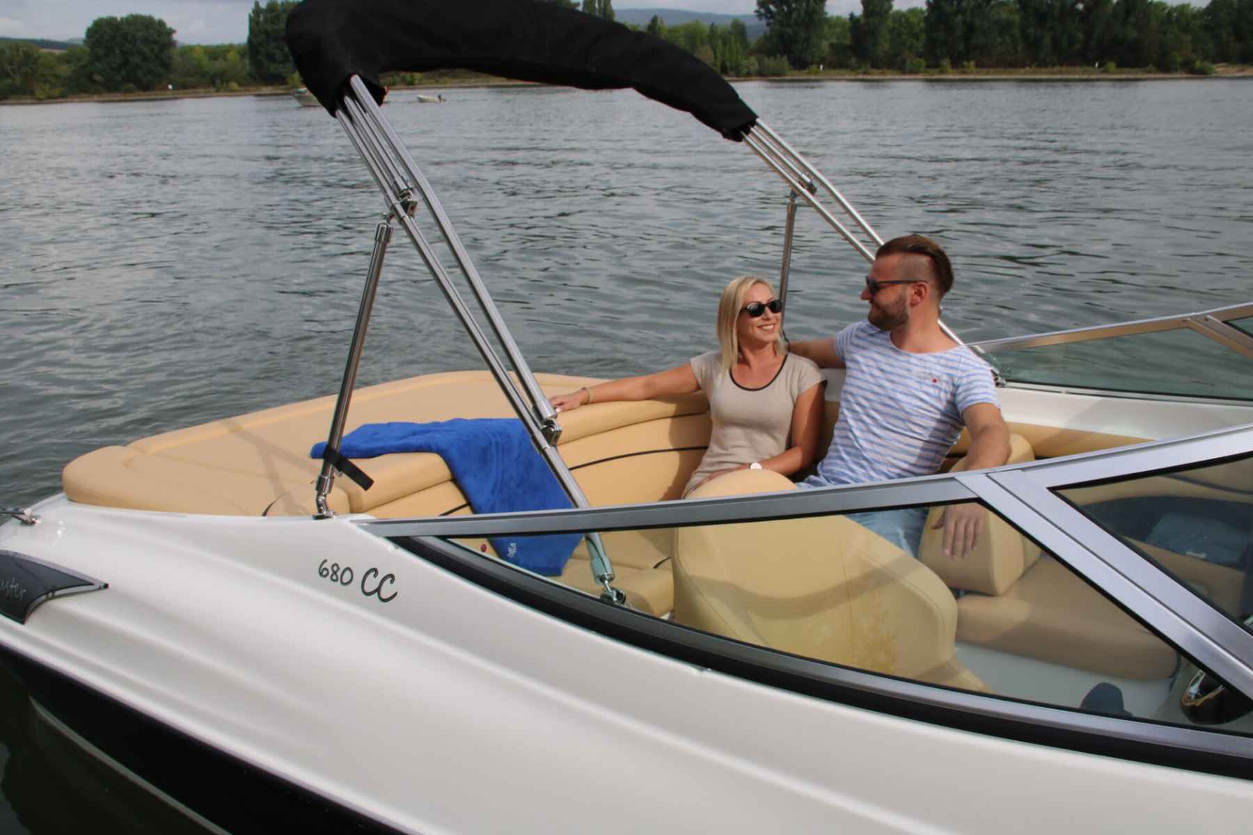 Motorboot Auster 680 CC