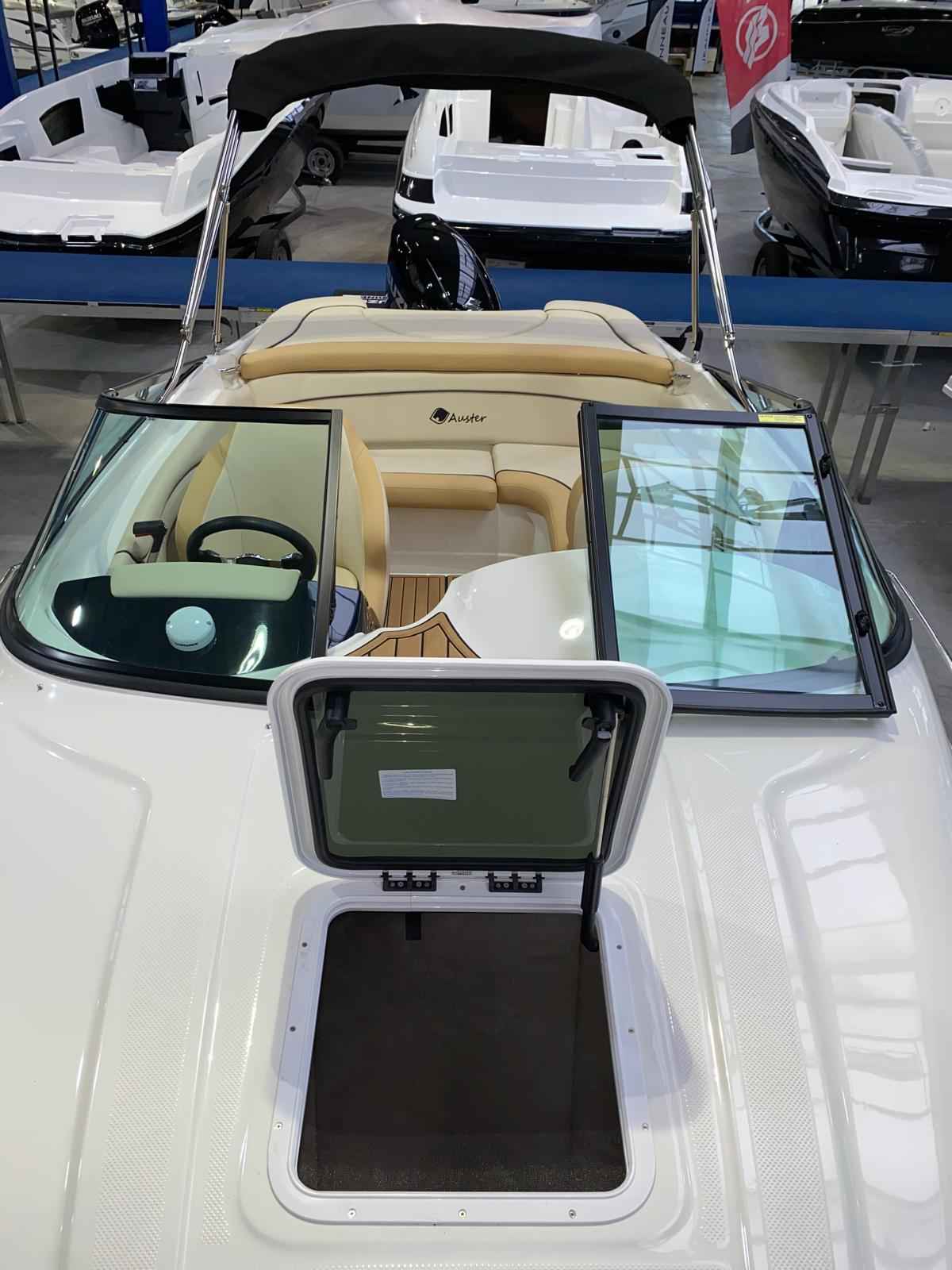 Motorboot Suzuki AUSTER 680 CC OB