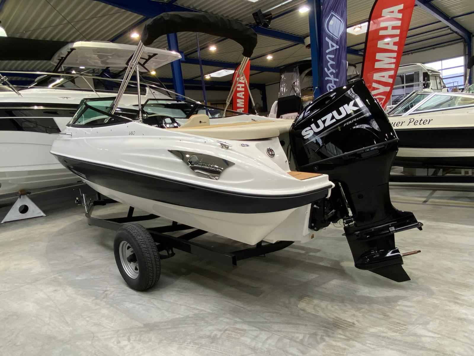 Motorboot AUSTER 680 CC OB inkl. Trailer