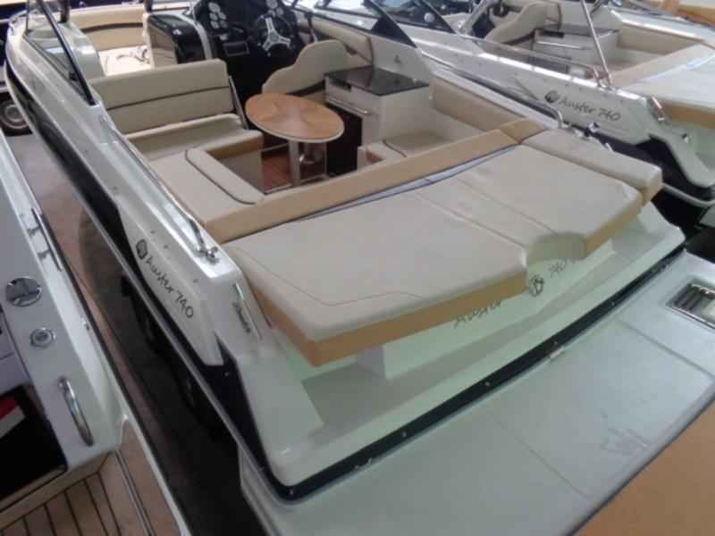 Motorboot Auster 740 BR