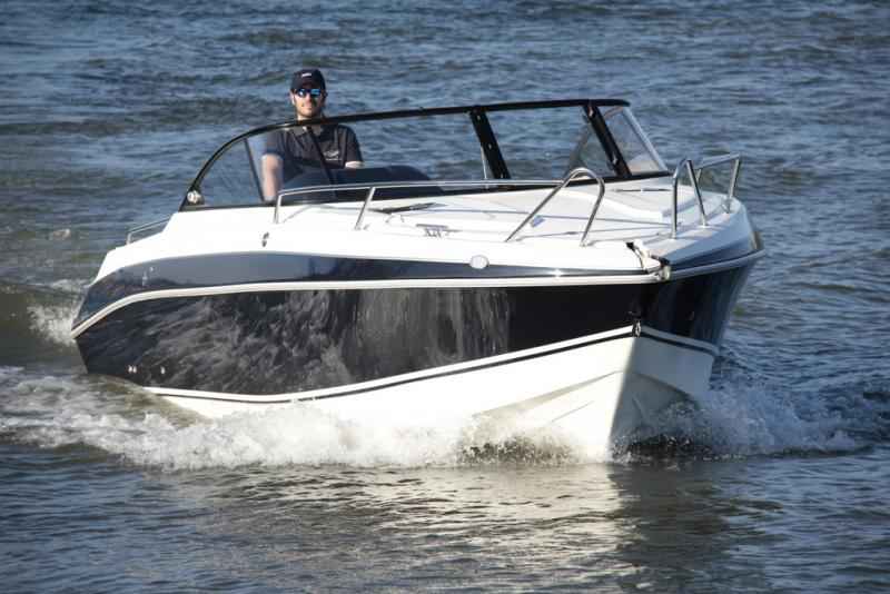 Motorboot Auster 740 CC