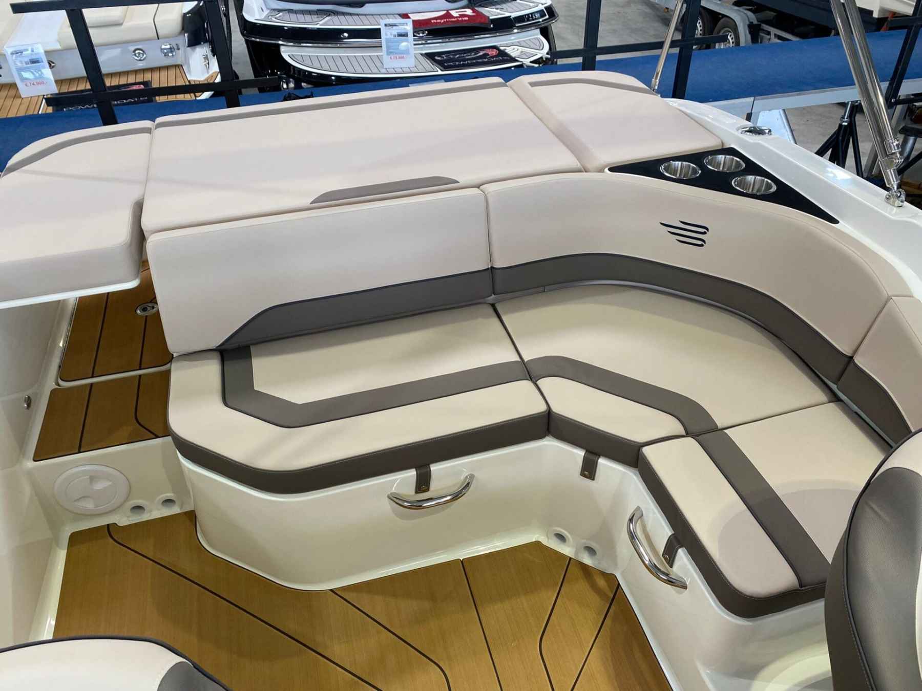 Motorboot Bayliner V20i