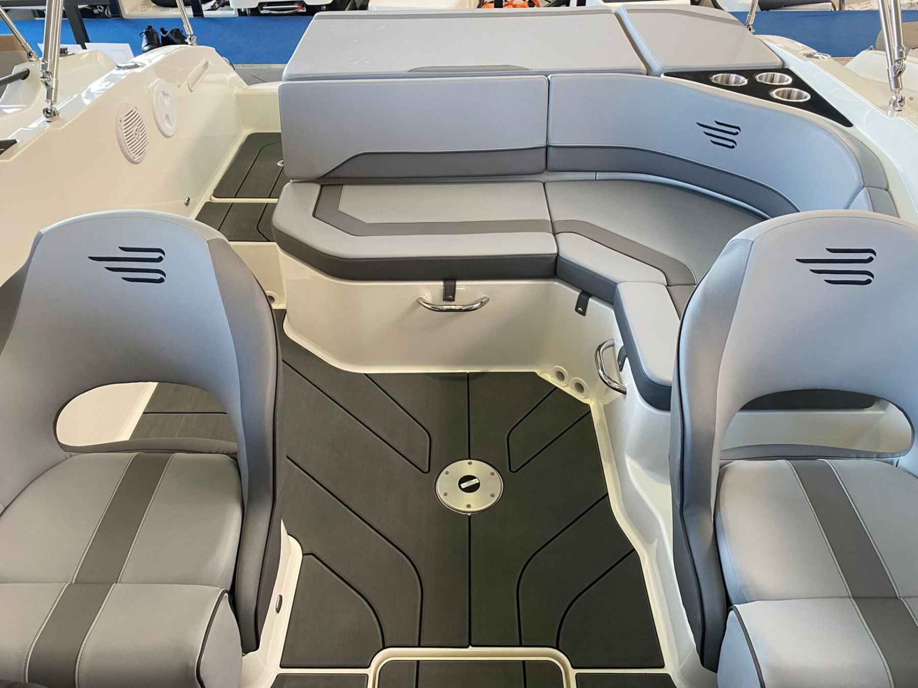 Motorboot Bayliner V20i