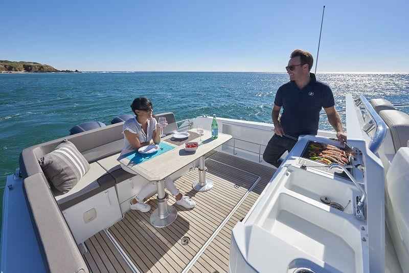 Motorboot Jeanneau CAP CAMARAT 10.5 WA