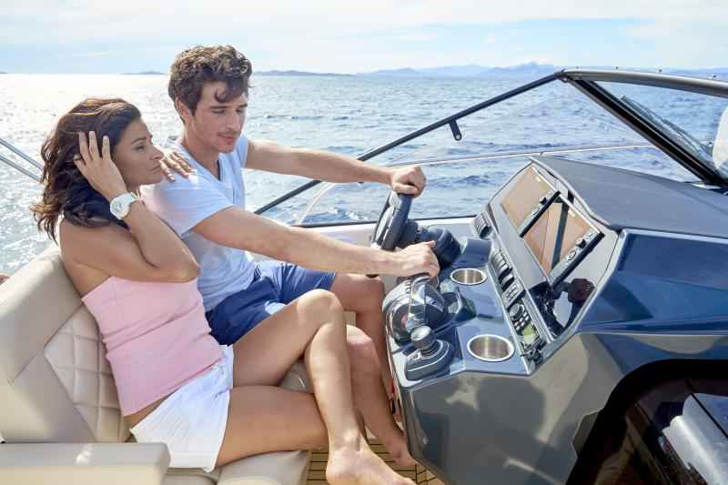 Motorboot Quicksilver Aktiv 875 Sundeck