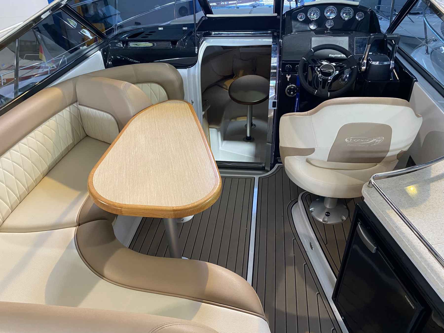 Motorboot Viper V 323 SY
