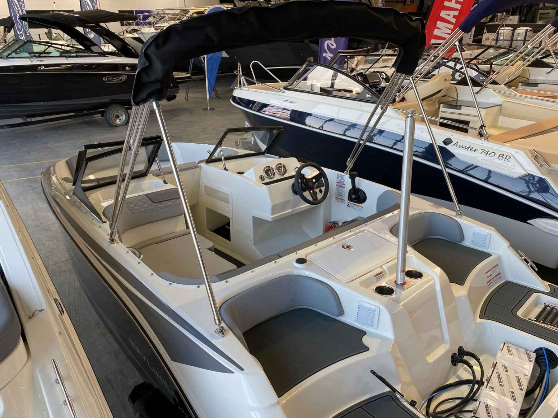 Motorboot Bayliner M17