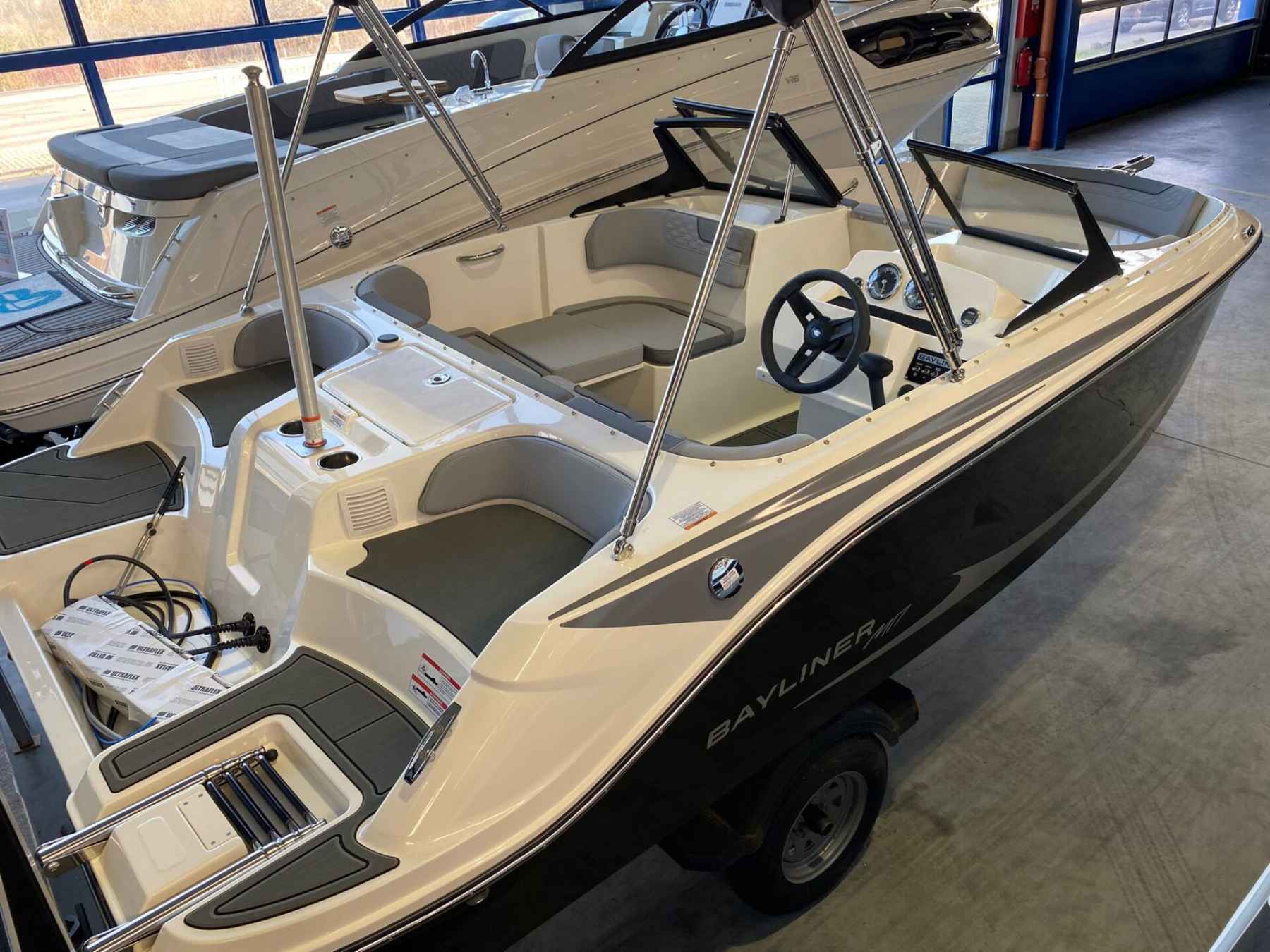 Motorboot Bayliner M17