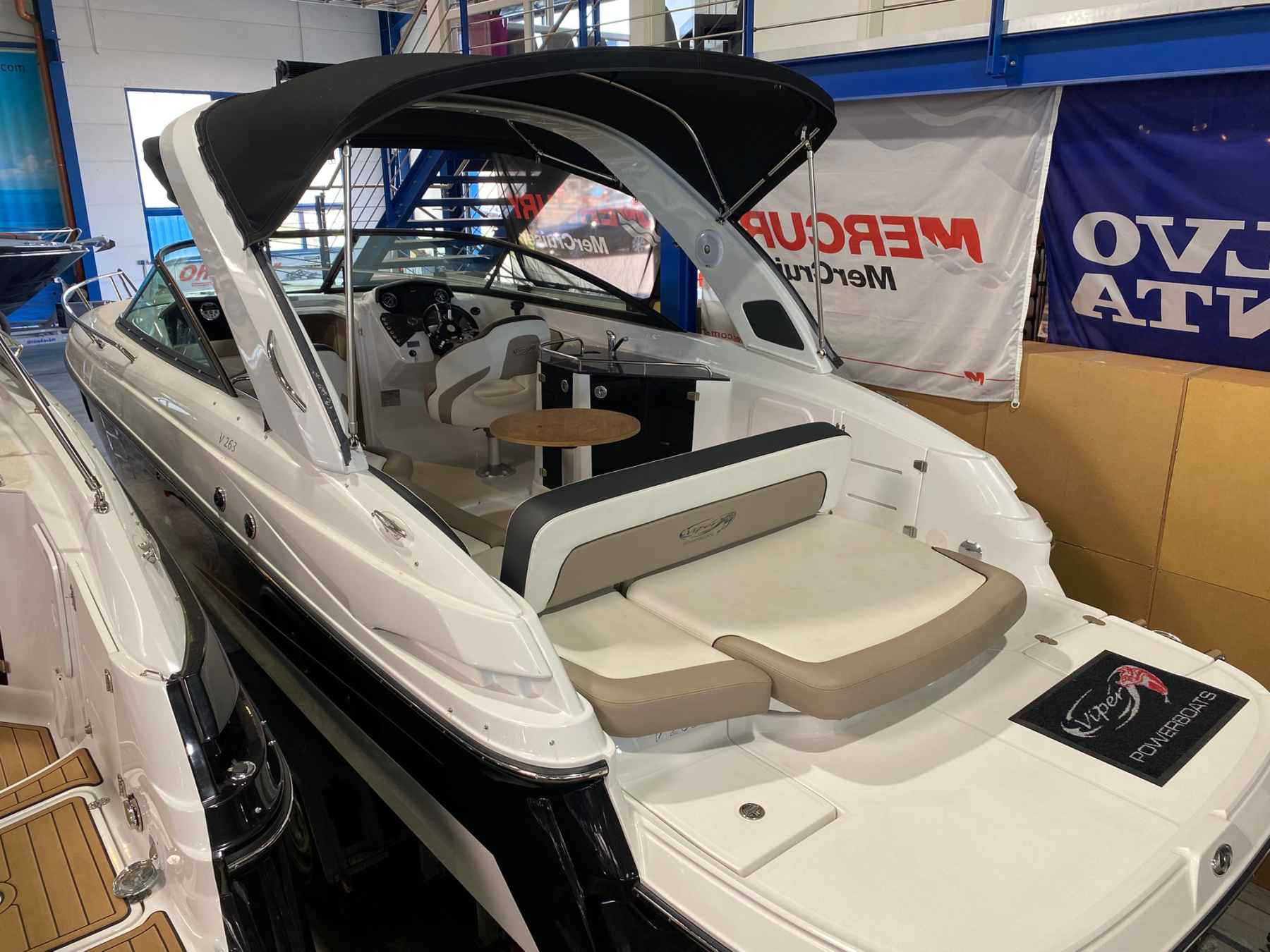Motorboot Viper 263 DC